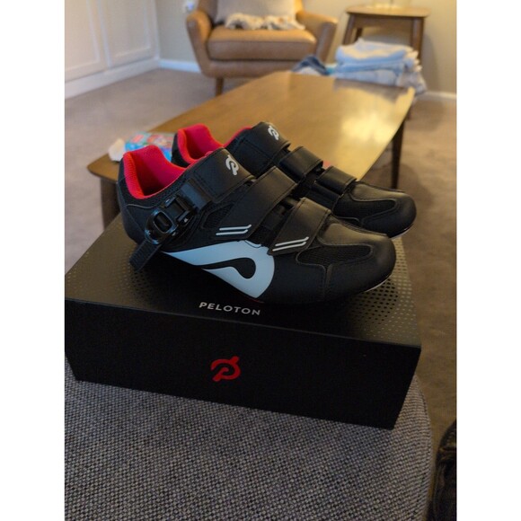 Perfect Peloton cycling shoes with look delta cleats and box EU 40 US women's 9 - Picture 1 of 7